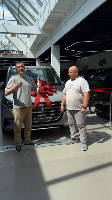 Поздравляем Александра Петровича с покупкой V-class в цвете Alpine Grey и благодарим за теплые слова