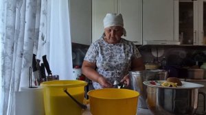 ну что за день, сегодня я устала/ как гласит поговорка/