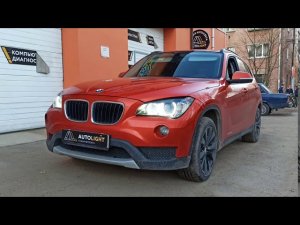 BMW X1 установка BI-LED линз Optima Adaptive, установка ангельских глазок с режимом ДХО
