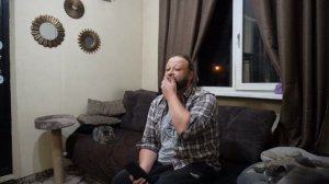 Подвал Ильича_В домике вонища,аж глаза режет _открыл окно_ссу в уши подписчикам _