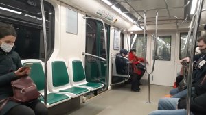 Метро Санкт-Петербурга. Нева с зелёным салоном на перегоне Площадь Александра Невского- Елизаровская