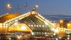 Как в Питере разводят мосты.