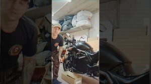 Отсоединение и съем литий ионной батареи с электромотоцикла Дукати диавэль.