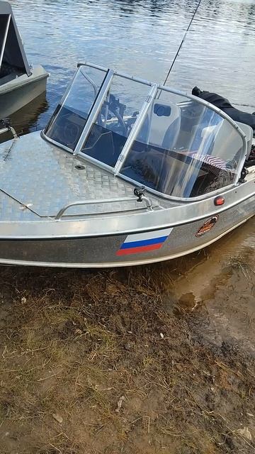 Вблизи две лодки.р Ока. смотреть онлайн