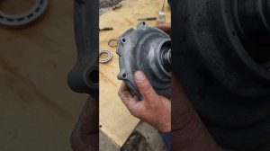 700 ccm kvad kuplung és csapágy csere. 700 кубов квадрацикл, минаем сцепление и подшипник.
