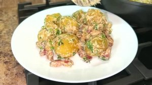 Молодая картошка в изумительно вкусном соусе.