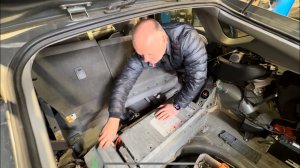Разбираем батарею гибридной Toyota prius 20 ,Что внутри ?