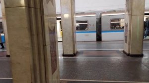Станция метро Семёновская интерьер пассажиры поезда Москва Фрагмент 14