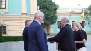 Зеленский проведет ревизию кокаиновых плантаций Гондураса
