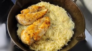 Секрет СОЧНОЙ грудки БЕЗ МАРИНАДА! Быстрый рецепт на ужин на сковороде.