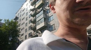 Прогулка лютики цветочки на клумбе  в садочке