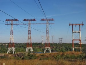«Три мачты» ЛЭП на острове Хортица (Zaporizhzhia Powerline Pylon Triple). 高壓輸電線路. 高電圧電力線