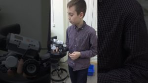 Робот Mindstorms Nxt . Программа с датчиком движения