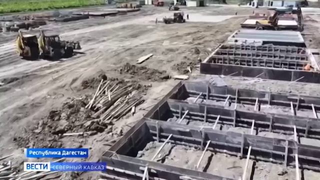 Врио главы Дагестана проверил стройку жилья для пострадавших от паводков смотреть онлайн