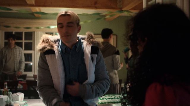 Вечеринка 1 сезон 5 серия «Старшая школа» (сериал, 2022)