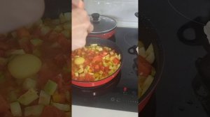 Шакшука - любимое летнее блюдо😋