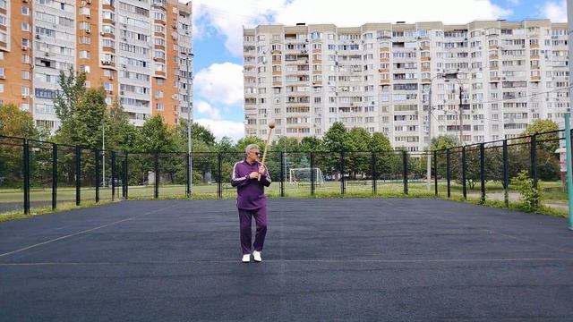 Упражнения с деревянным колокольчиком для фитнеса (3)