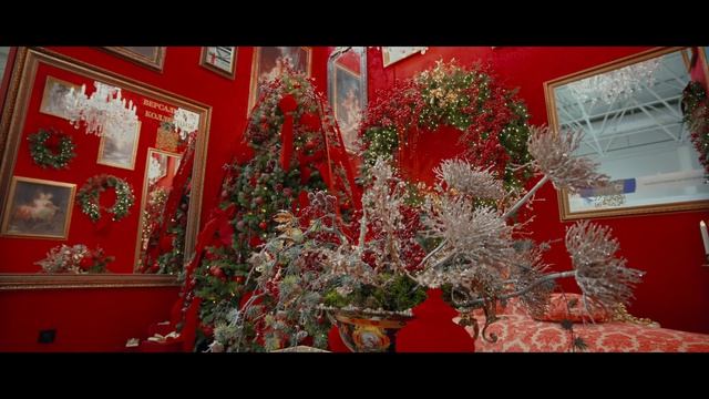 ChristmasBox Podarki – комната в стиле барокко