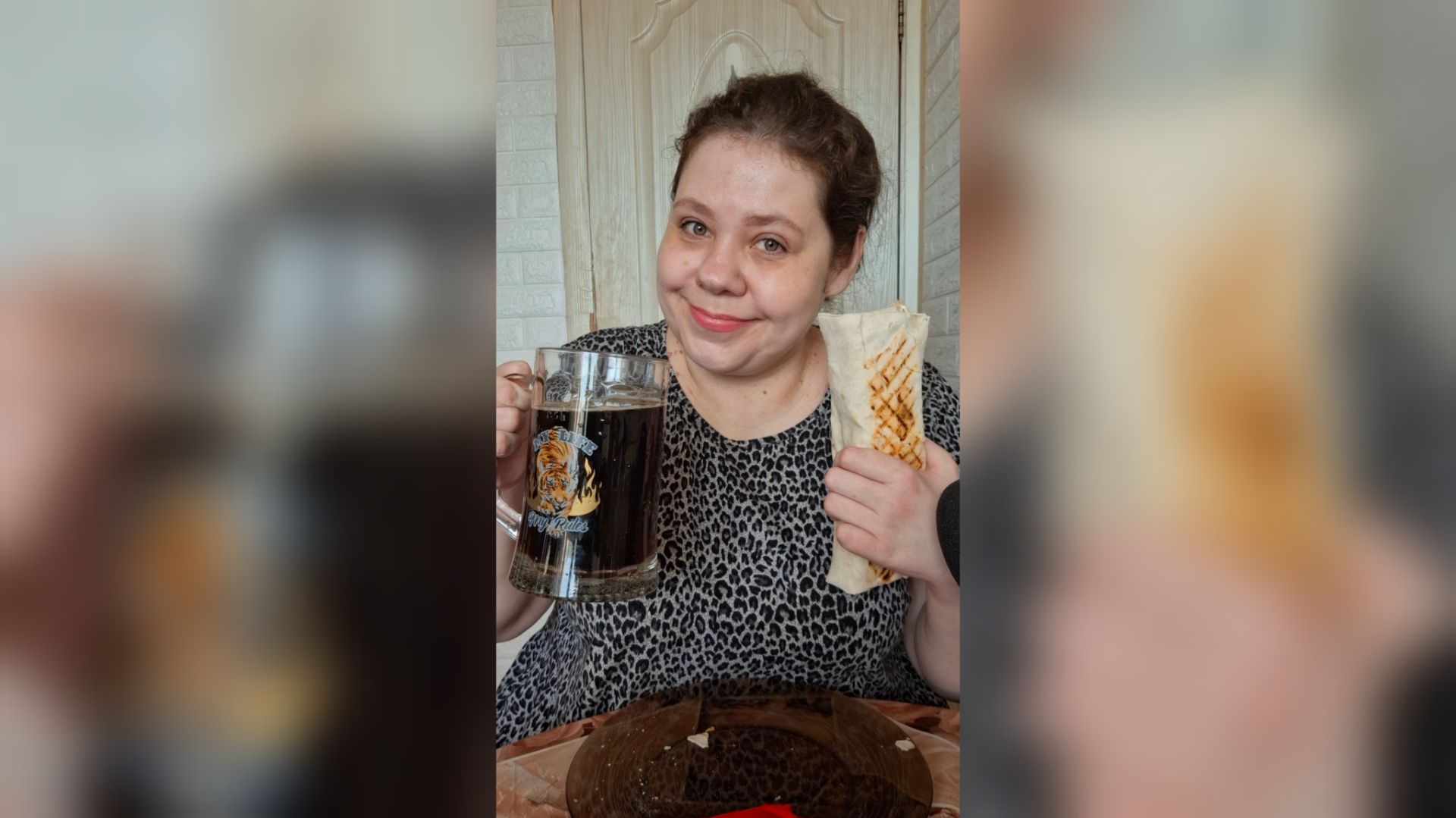 Мукбанг Шаурма и Квас/Милфа и альфонс-цыган