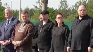 Соратники Зеленского устроили флешмоб по случаю лишения главы киевского режима польского ордена.