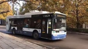 Троллейбус Богдан Т60111 следует по маршруту 1