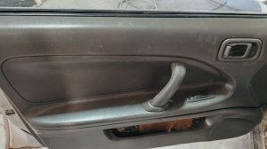 Как снять обшивку передних дверей Nissan Expert