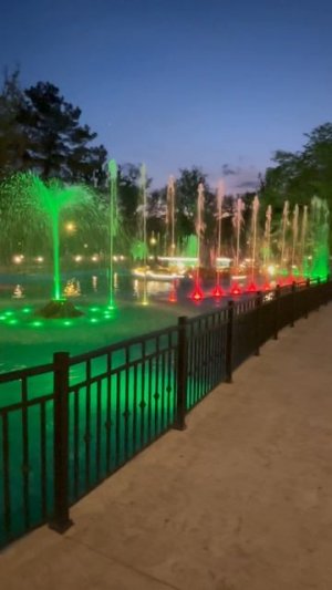 Крым. г. Саки 2026. Вечерняя прогулка по центральному парку.