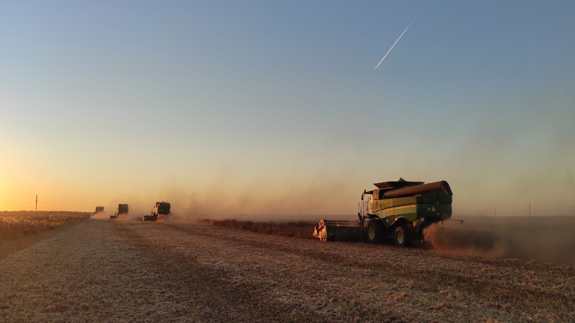John Deere T660i "сдался" на СОЕ среди "ХЛОПКОВЫХ" зарослей - замена ремня по темноте! смотреть онлайн