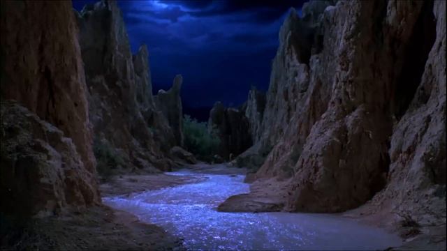 you are drifting through this midnight canyon alone. 🌙 смотреть онлайн