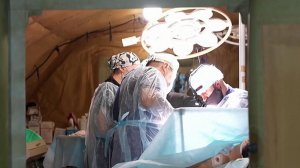 Российские врачи принимают поздравления с Днем медицинского работника.