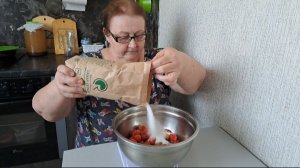 Распаковка: нельзя ходить голодным в магазин,  накупишь абы чё... Готовлю джем из клубники.