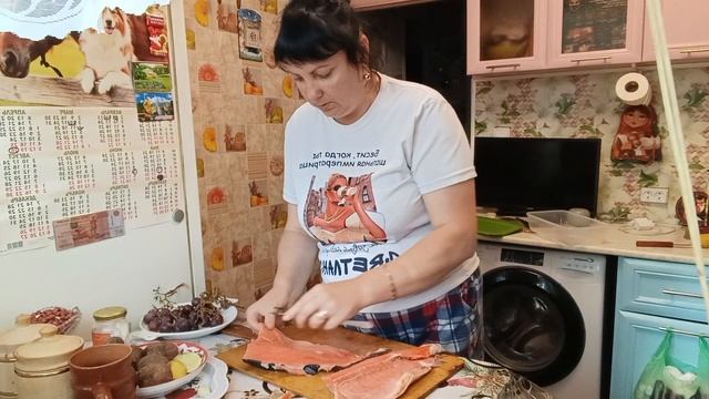 ВСЁ В КОПЕЕЧКУ ВСТАЛА, СОЛЮ ФОРЕЛЬ 🍣 смотреть онлайн