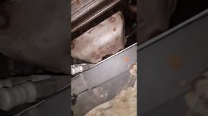 как открутить пригоревшию свечу зажигания.