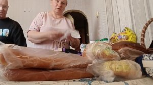 ЗАШЛИ ЗА ПЕЛЬМЕНЯМИ, ВЫШЛИ С ПОЛНЫМИ ПАКЕТАМИ🤦♀️