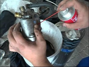 How to clean the throttle body of Chevrolet Cruze. Чистим дроссельную заслонку Chevrolet Cruze