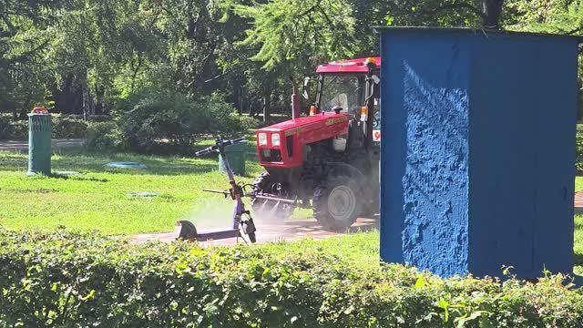 Гуляю с сыном в парке Кузьминки и далее едем на дачу смотреть онлайн