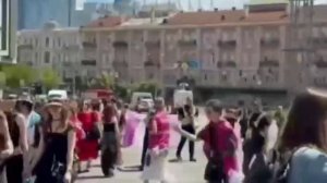 ВС РФ начали бить по Киеву во время проведения гей-парадов  — хохлосми