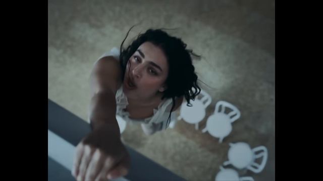 Charli xcx - Chains of Love (Official Video) смотреть онлайн