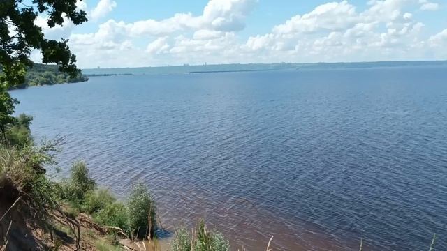 вид с берега на Волгу