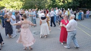 Под окошком вишня ....... 20.06.26 Гомель парк Луначарского 🥰💫