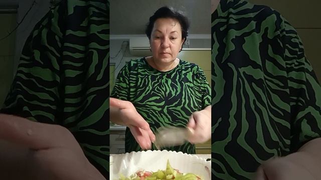 Собрали первый урожай в этом году 🍅 смотреть онлайн