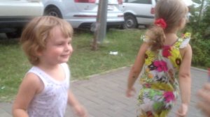 Лопаем шарики. Много мыльных пузырей. Воздушный гелиевый шар. Детская площадка. Детские Игры