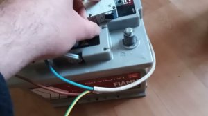 AC 220V 4A automatic circuit bracker on DC 12 V short circuit