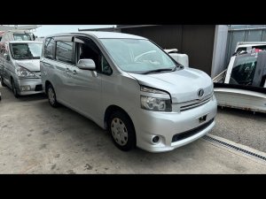 Проверка компрессии Toyota Voxy ZRR70 0251579