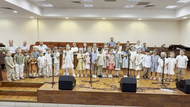 Дети мл.группы - Малые мы дети, Господу поём