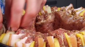 ВКУСНО, СОЧНО МЯСО В ДУХОВКЕ! ВКУСНЕЕ РЕЦЕПТА я не знаю! Безумно сочное и нежное!