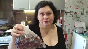 В парикмахерской/ Почему не стали жить/ Поделилась/ Привезли шкаф/ Что купили/
