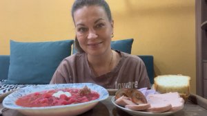 МУКБАНГ ВКУСНЫЙ НАВАРИСТЫЙ БОРЩ/КОЛБАСНАЯ НАРЕЗКА/MUKBANG ЕДА ОБЖОР