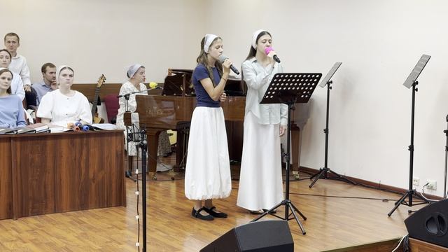 семья Лапины - Бросают волны жизни вперед, назад