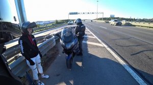 ⛔ Стоп! Видите мотоцикл на обочине? Не проезжайте мимо! 🏍️